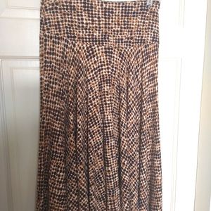 Woman's flowy leopard print skirt with drop waist.  Small